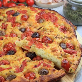 Puglia focaccia barese